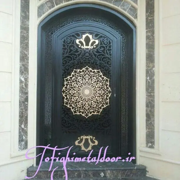 درب فلزی نفر رو با ورق لیزری کد ۴۳۶