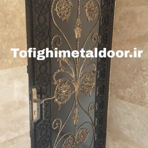 درب ورودی ساختمان کد ۷۱۴