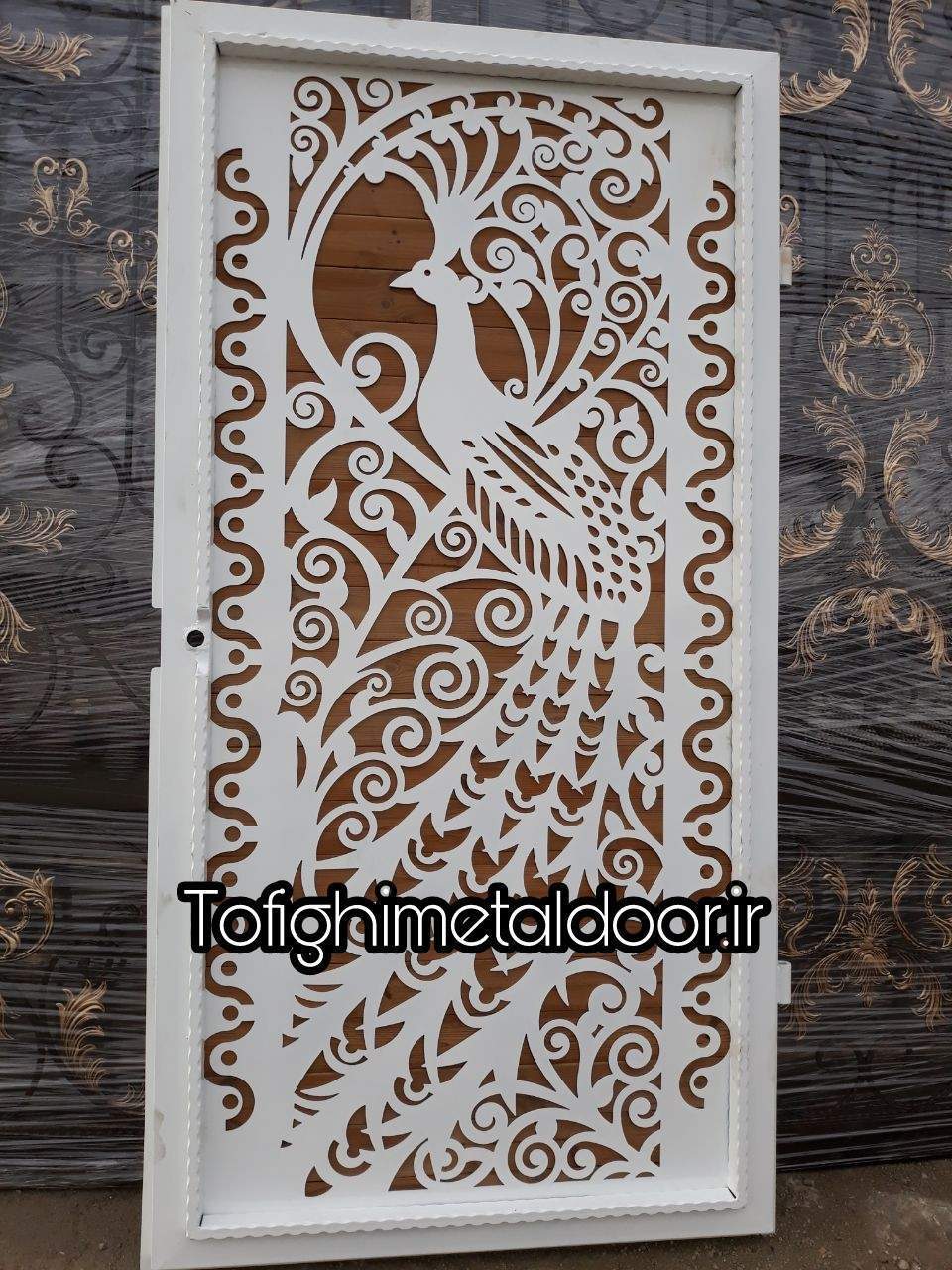 درب تک لنگه طرح لیزری طاووس کد ۱۵ 1 درب تک لنگه طرح لیزری طاووس کد ۱۵