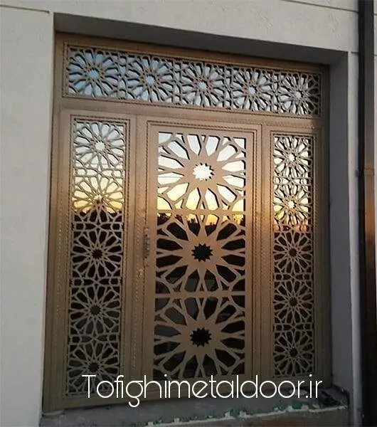 درب فلزی تک لنگه طرح لیزری کد ۷۰ 1 درب فلزی تک لنگه طرح لیزری کد ۷۰