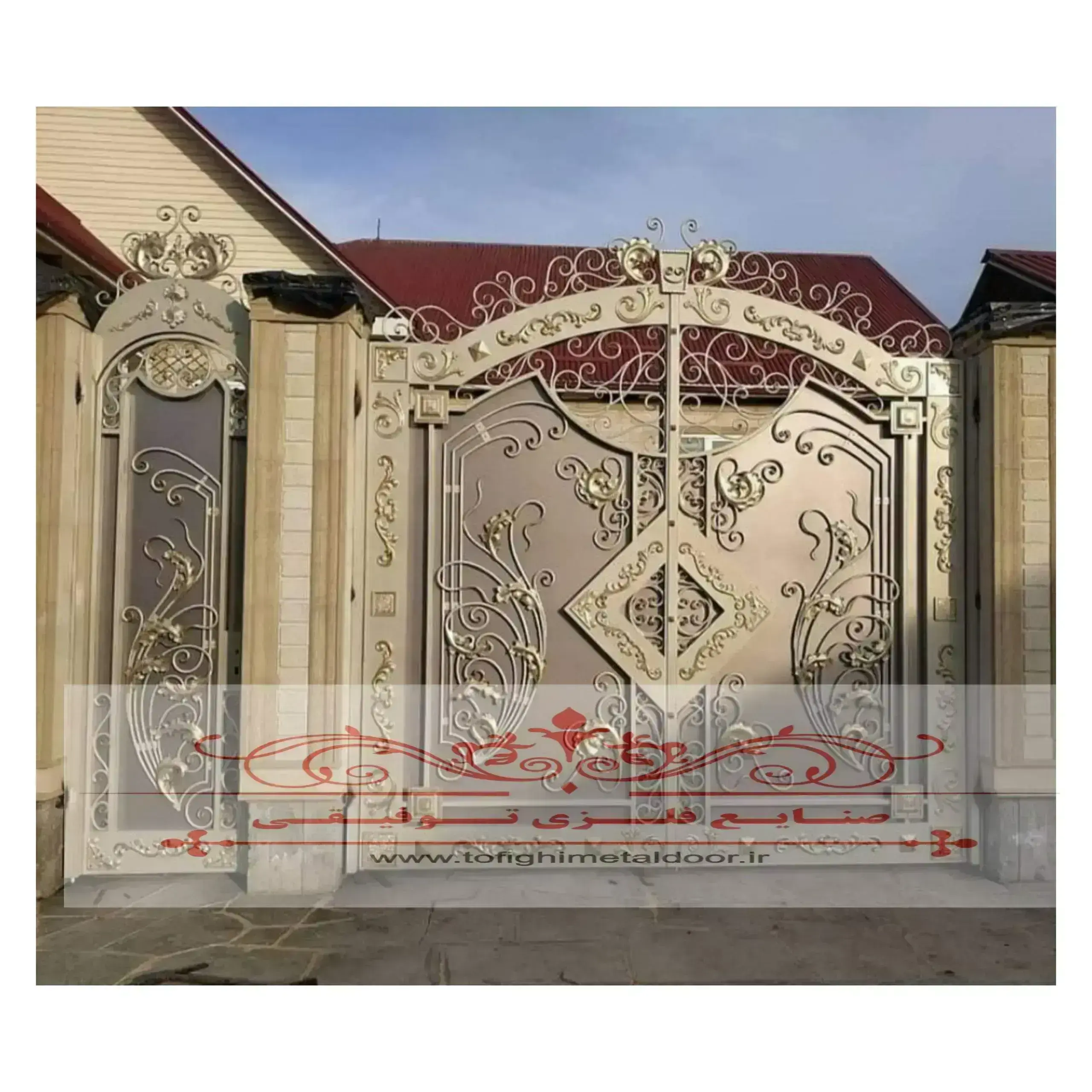درب آهنی حیاط