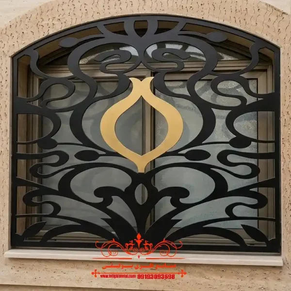 حفاظ فلزی پنجره با طرح لیزری کد ۴۴۱ حفاظ پنجره فلزی لوکس مدل CNC با طرح منحنی و رنگ طلایی برای نمای ویلا