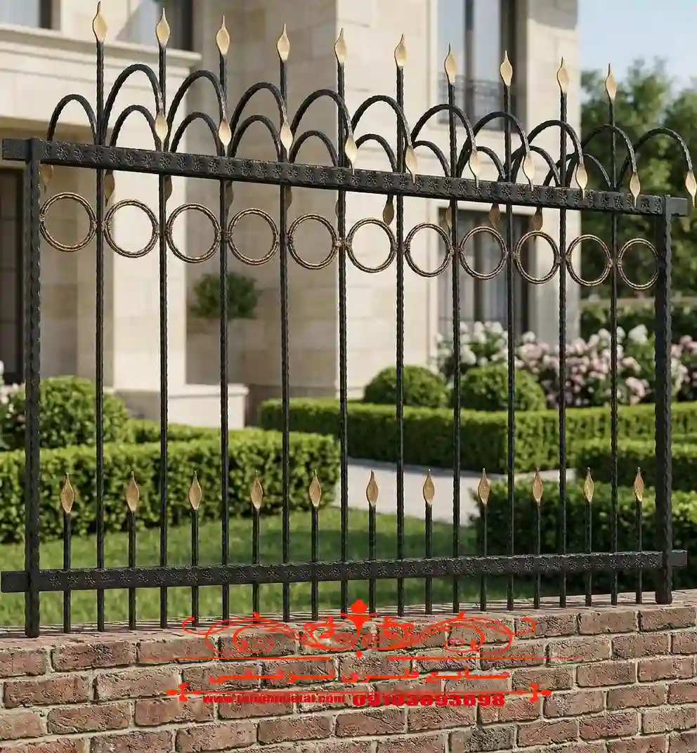 حفاظ روی دیوار فرفورژه طرح حلقوی